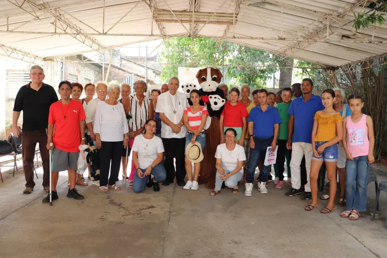 Misa y música unen a los programas de Cáritas en Abreus en el X aniversario del taller de inclusión