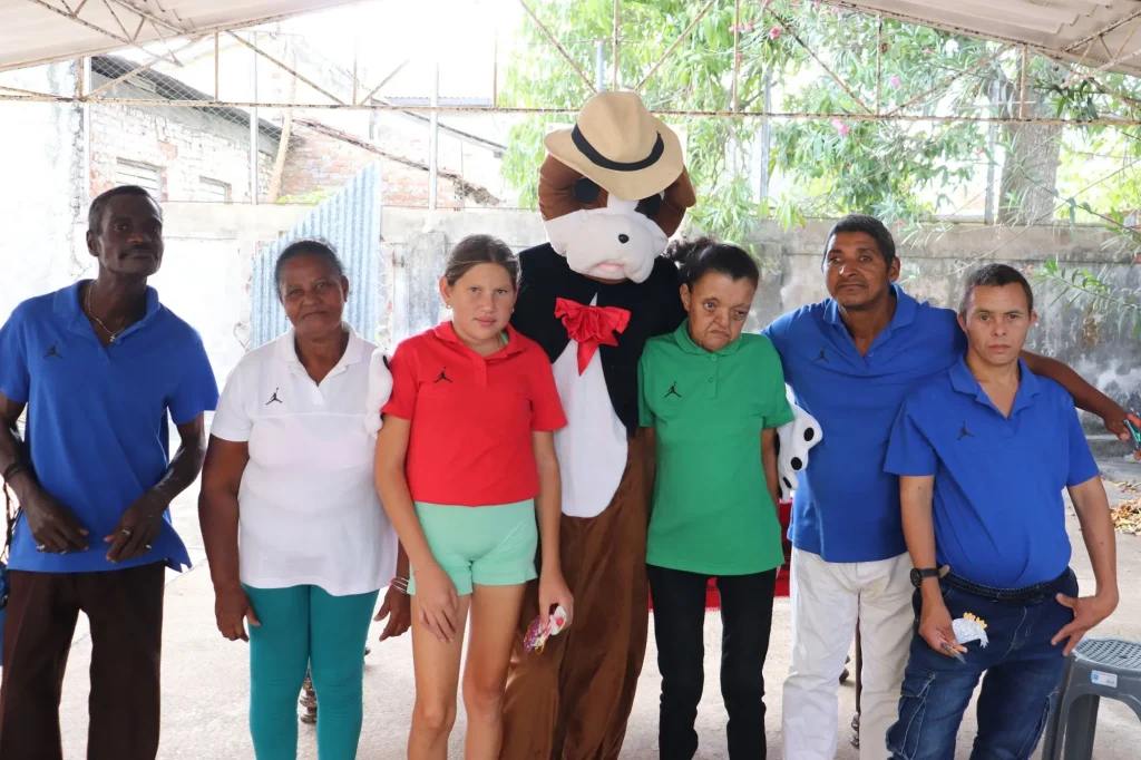 Misa y musica unen a los programas de Caritas en Abreus 3