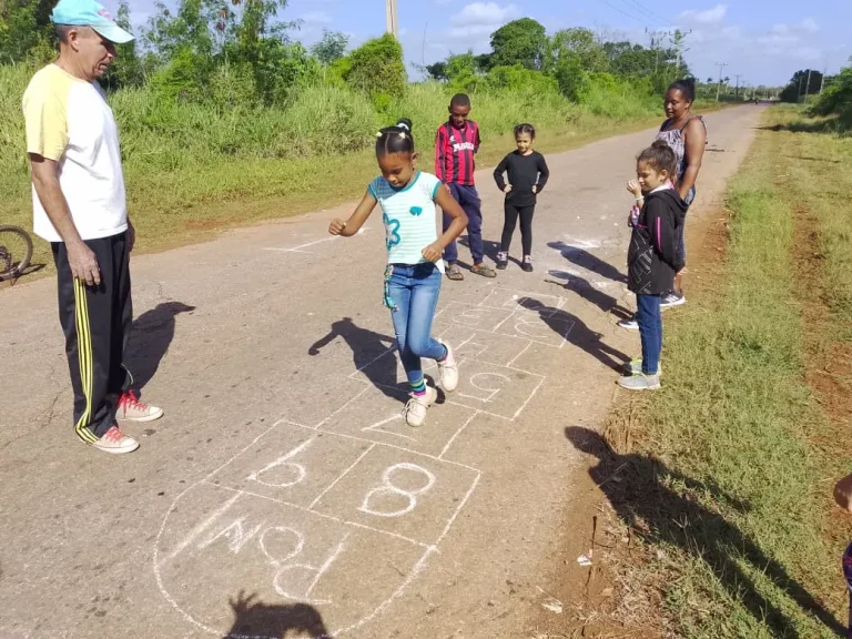 Un receso escolar lleno de fe, creatividad y alegría en los talleres de Cáritas Matanzas
