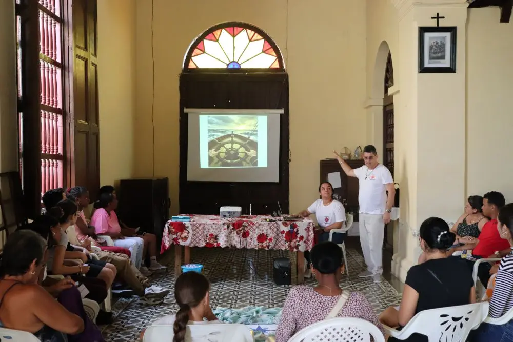 Jóvenes beneficiarios de Cáritas Cienfuegos dialogan sobre sus proyectos de vida 2 Jovenes 2.JPG 1