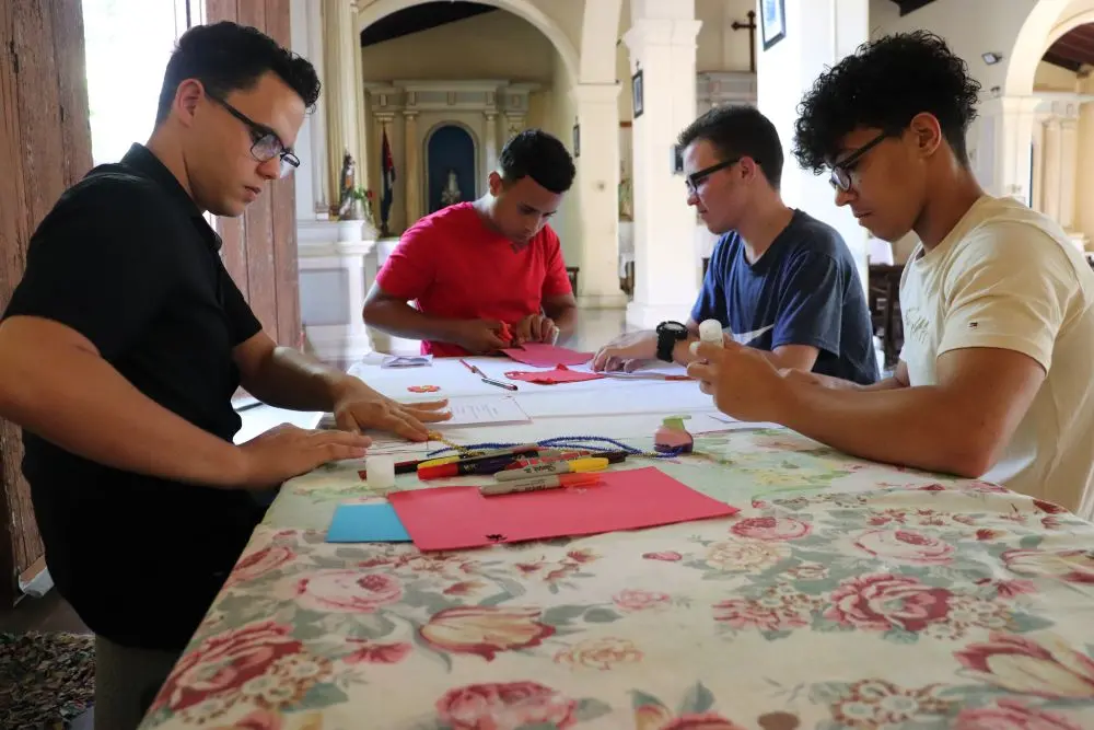 Jóvenes beneficiarios de Cáritas Cienfuegos dialogan sobre sus proyectos de vida 5 Jovenes 5.JPG