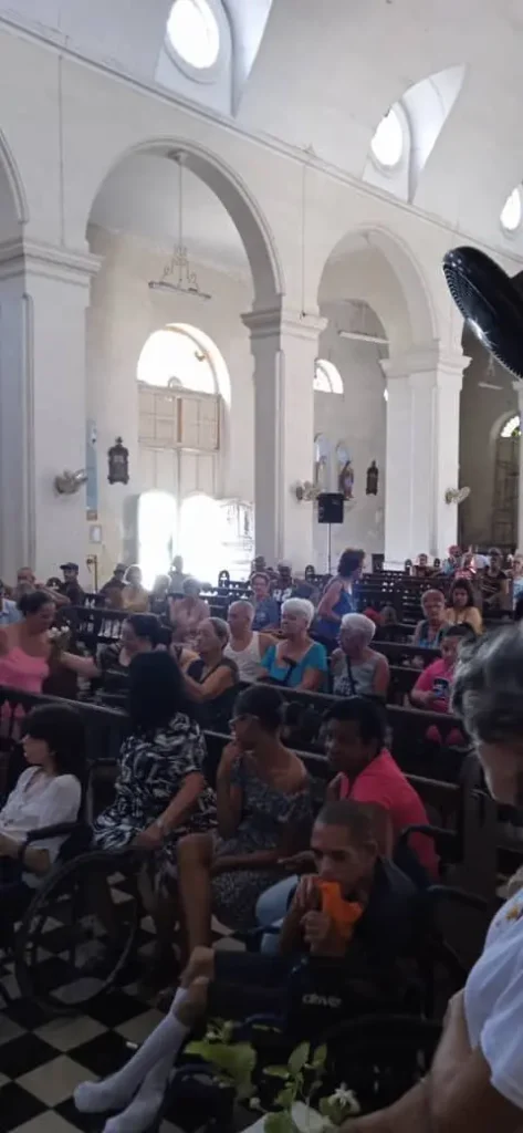 La comunidad de la parroquia San Jose en Colon 1