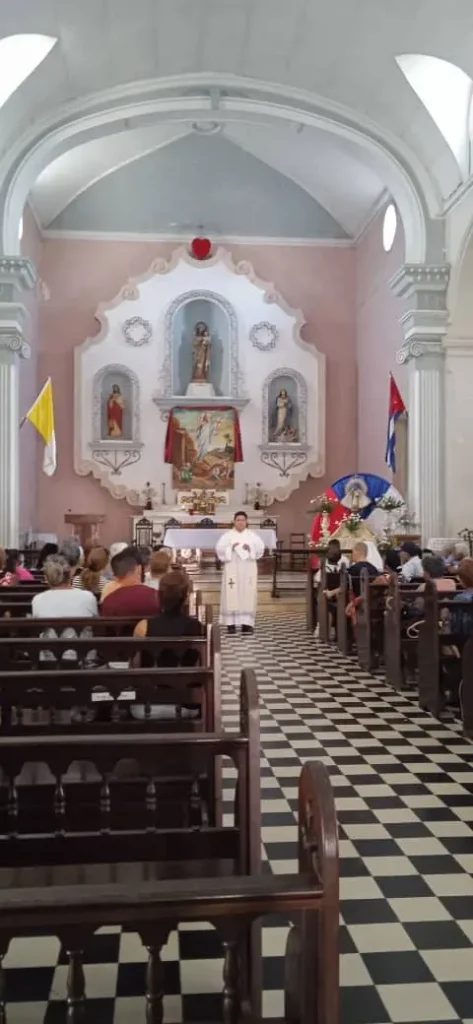 La comunidad de la parroquia San Jose en Colon 2