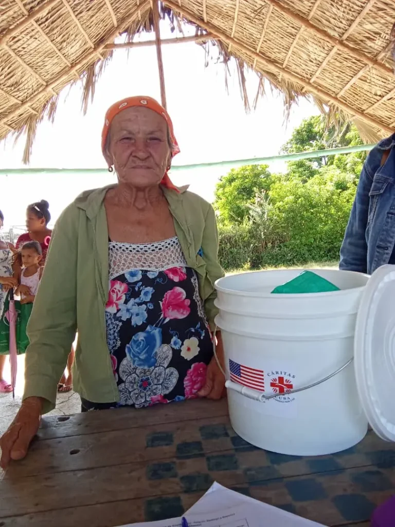 Continúa en Holguín asistencia a familias damnificadas por huracán Melissa 13 Mayari 13