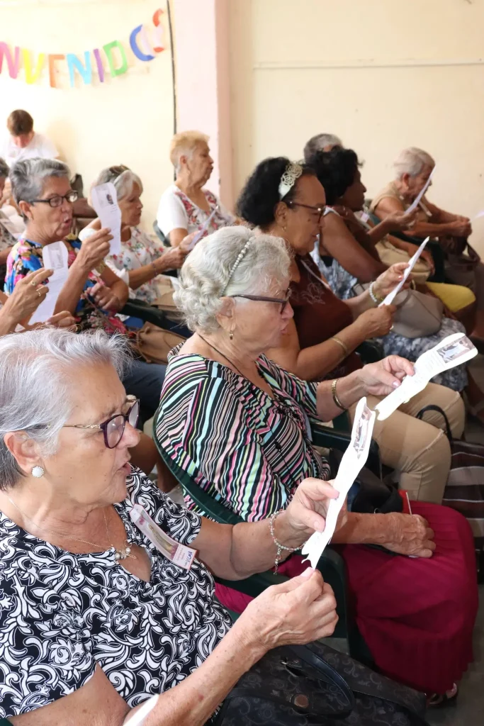 Celebración de la Pascua del Programa de Personas Mayores en Morón y Ciego de Ávila 19 Programa de Personas Mayores en Moron y Ciego de Avila 19