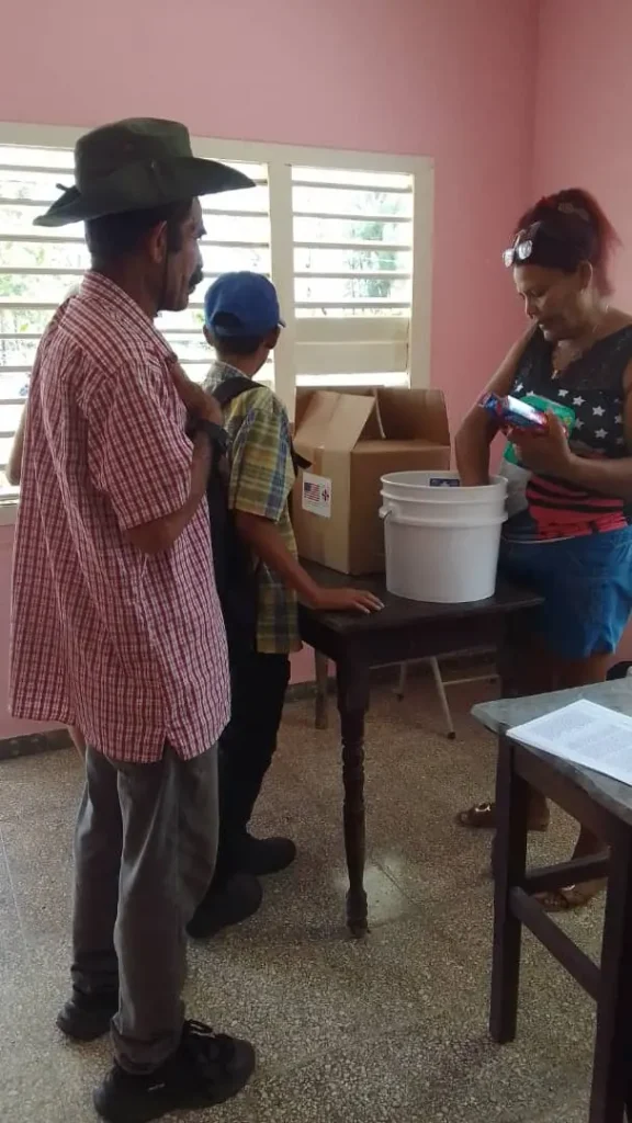 Continúa en Holguín asistencia a familias damnificadas por huracán Melissa 15 comunidad de Floro Perez 2