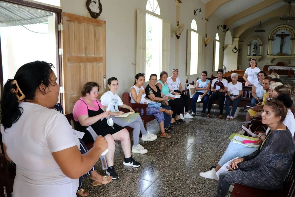 Voluntarios de Caritas 12