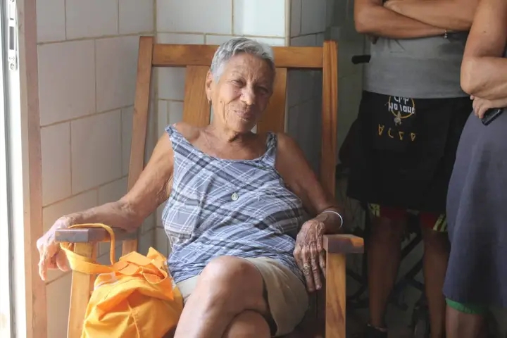 Una caricia al alma: el encuentro intergeneracional en el Hogar de ancianos de Limonar 4 1000950936