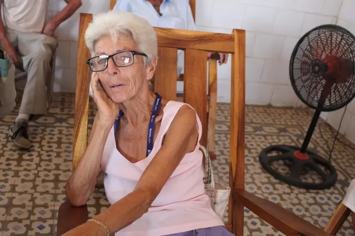 Una caricia al alma: el encuentro intergeneracional en el Hogar de ancianos de Limonar 2 1000950938