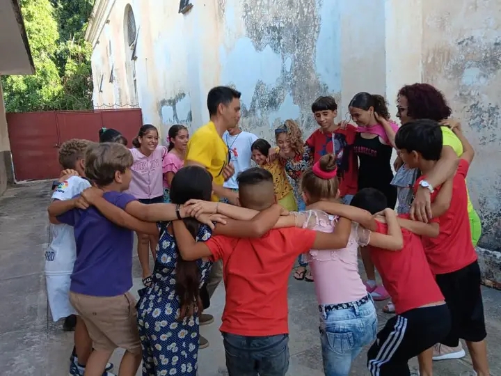Verano de  abrazos y  fe