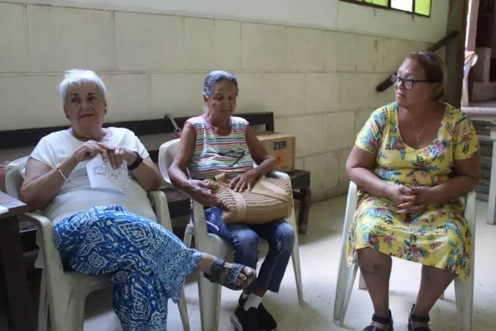 Dos generaciones unidas por el mar y la fe: el taller de Cáritas Matanzas 5 Dos generaciones unidas por el mar 4