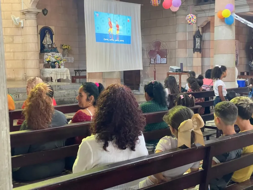 Alegría, juegos y comunidad: El festival de verano que hace sonreír a GDH y Aprendiendo a Crecer. 8 Festival de verano y alegria