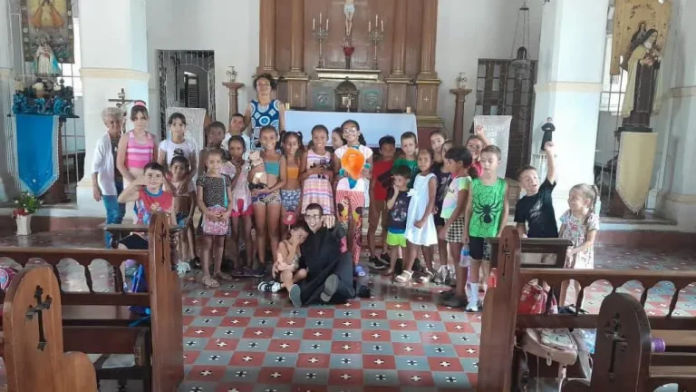 GDH de Cáritas Matanzas siembran valores mientras el curso descansa