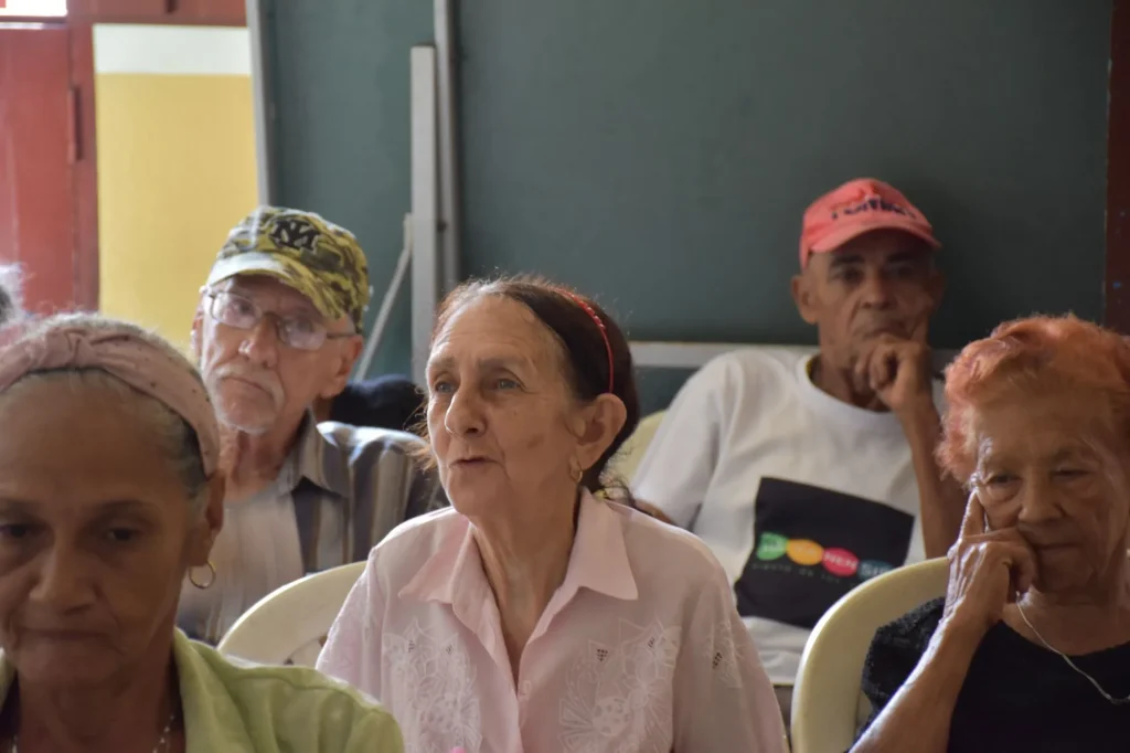 Jornada Mundial de Abuelos y Mayores “Yo no te olvidaré”: Manos que unen generaciones 8 Jornada M Ay B 10