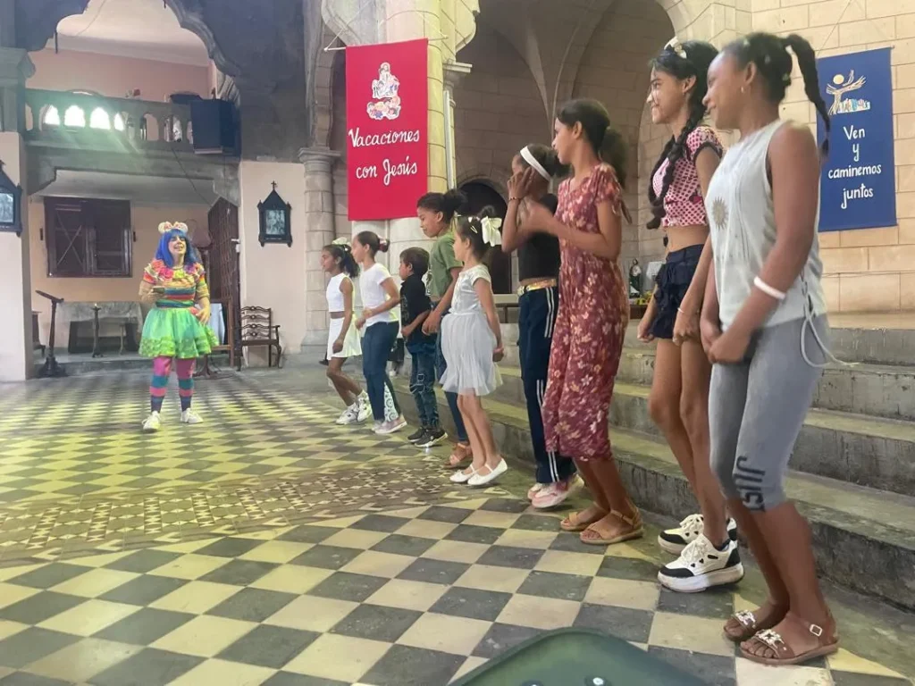 Alegría, juegos y comunidad: El festival de verano que hace sonreír a GDH y Aprendiendo a Crecer. 11 Verano en Holguin GDH y AAC 3