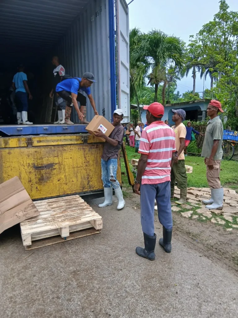 El milagro de la ayuda compartida 12 Entrega de donativos en Sempre 2 6