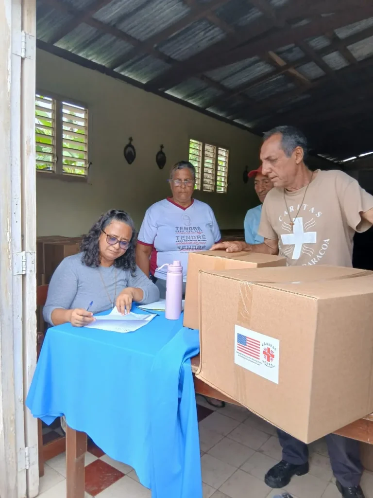 El milagro de la ayuda compartida 3 Entrega de donativos en Sempre 9