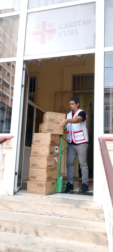 donacion de 2.100 lamparas 2 1
