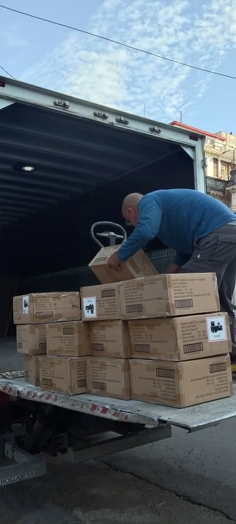 donacion de 2.100 lamparas 3 1