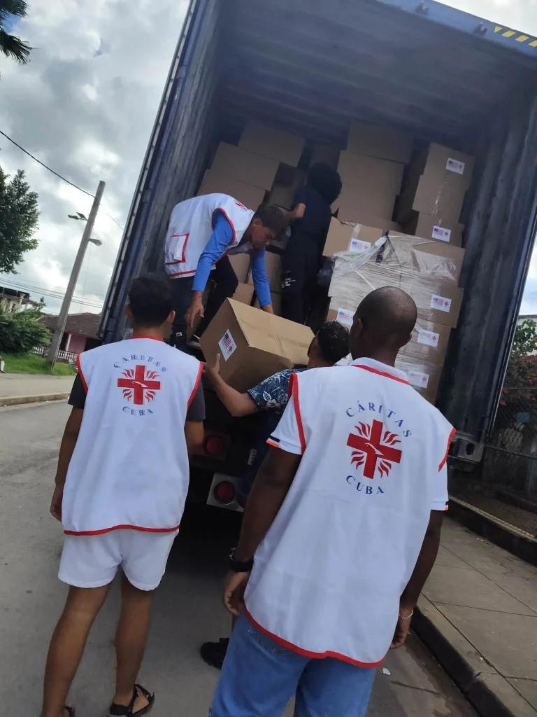 AYUDA HUMANITARIA LLEGA A LAS COMUNIDADES DE CANDELARIA 12
