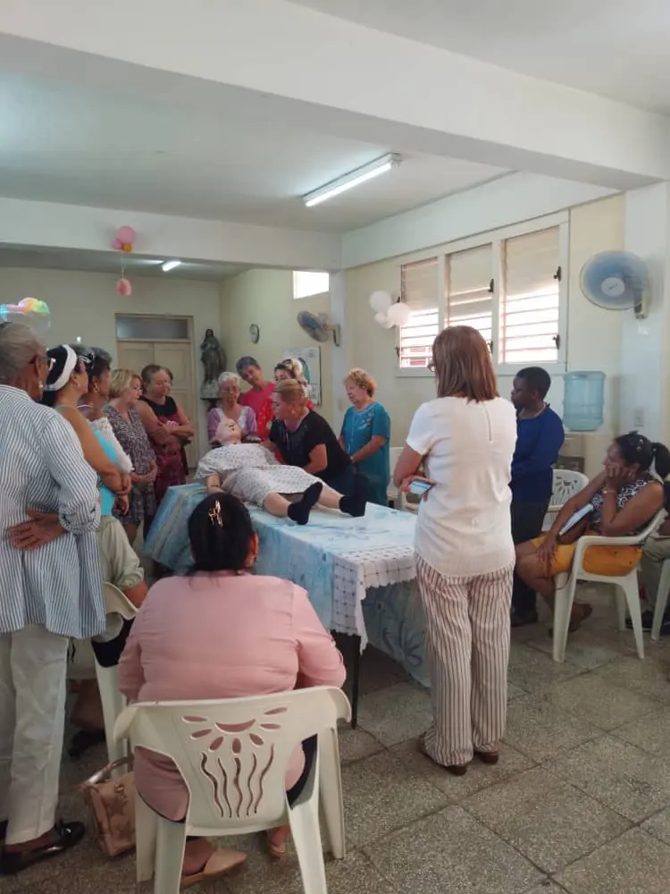El hilo "invisible" de los cuidados 9 Adiestramiento para cuidadores de personas mayores de Caritas Cienfuegos 2