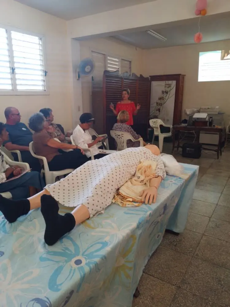 El hilo "invisible" de los cuidados 8 Adiestramiento para cuidadores de personas mayores de Caritas Cienfuegos 3