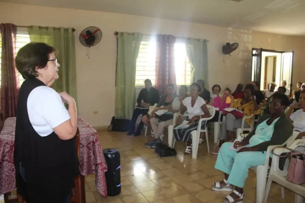 Actúen siempre en el amor de Dios, pues ha sido el Señor quien los ha elegido 13 Matanzas programa Aprendiendo a crecer Aac. 10