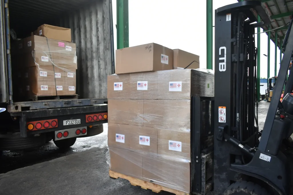 Recibe Diocesis de Pinar del Rio segundo vuelo con ayuda humanitaria desde EU 1