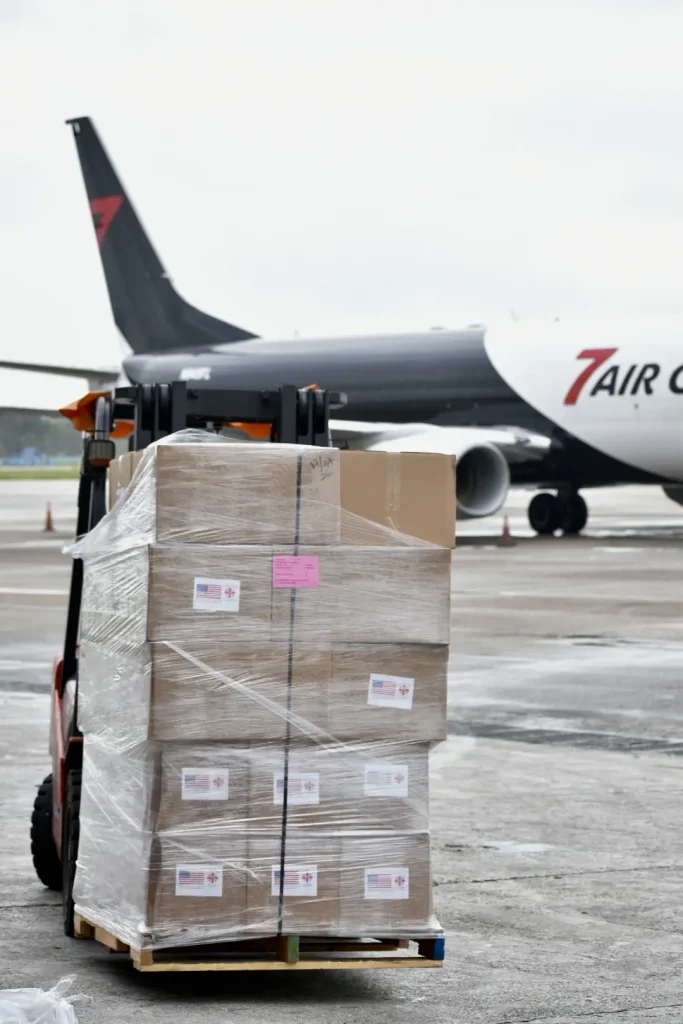 Recibe Diocesis de Pinar del Rio segundo vuelo con ayuda humanitaria desde EU 7